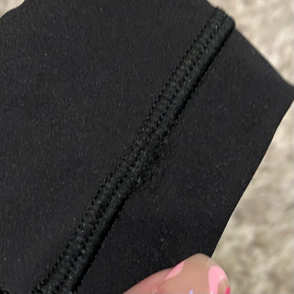 Lululemon Mesh Pattern Leggings MAKE AN OFFER - Picture 6 of 7